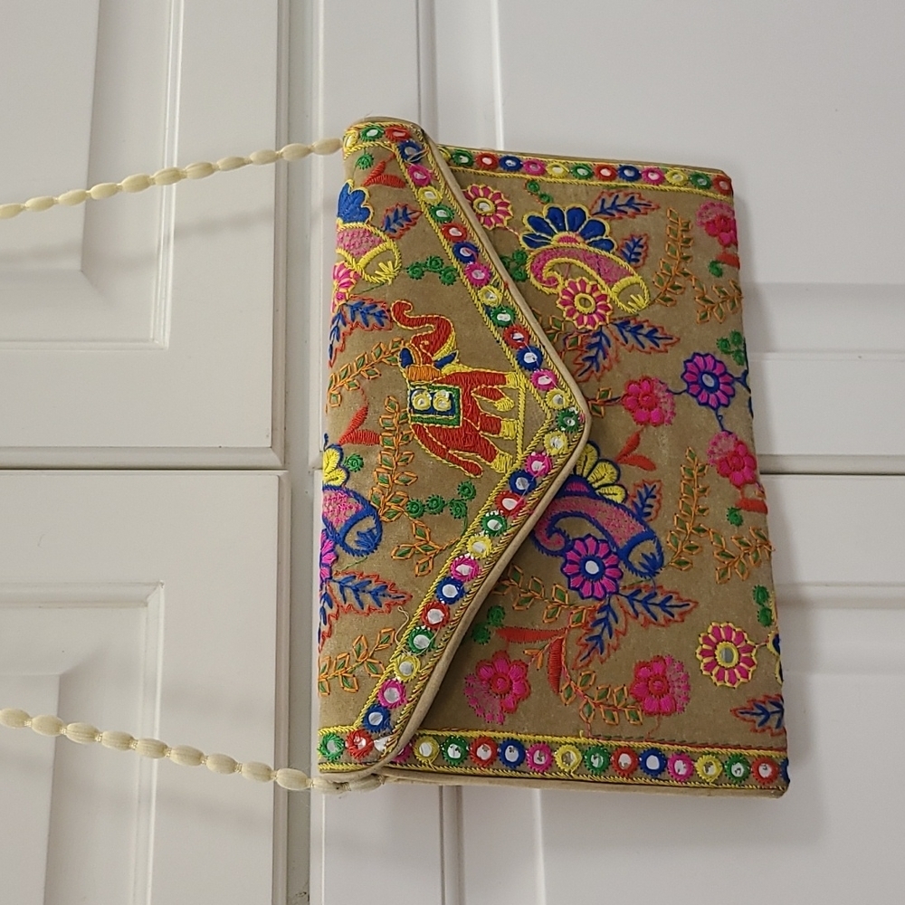 Embroidered Handbag / Purse